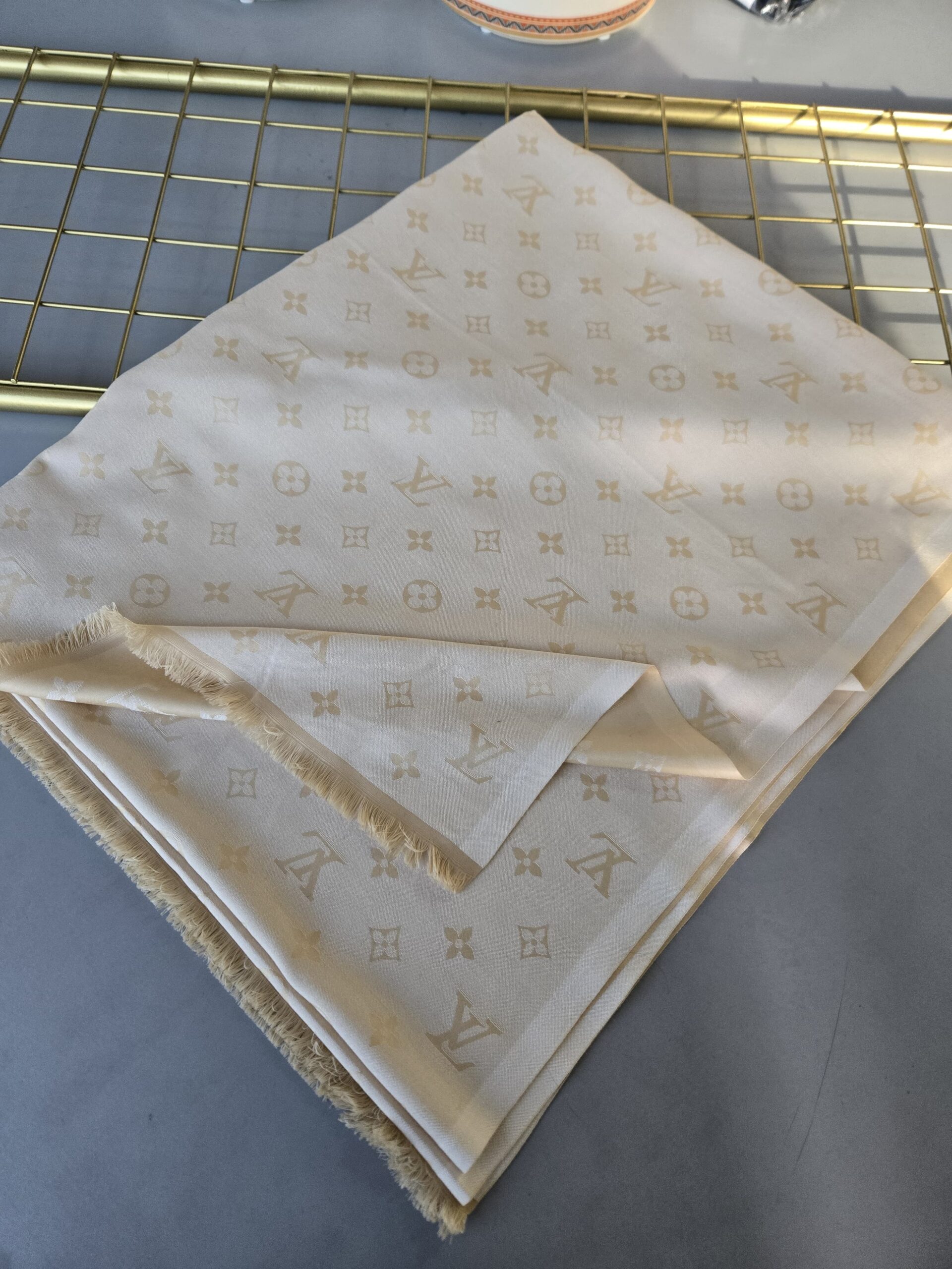 Lv Desenli İpek Kaşmir Çift Taraflı Şal - Bej