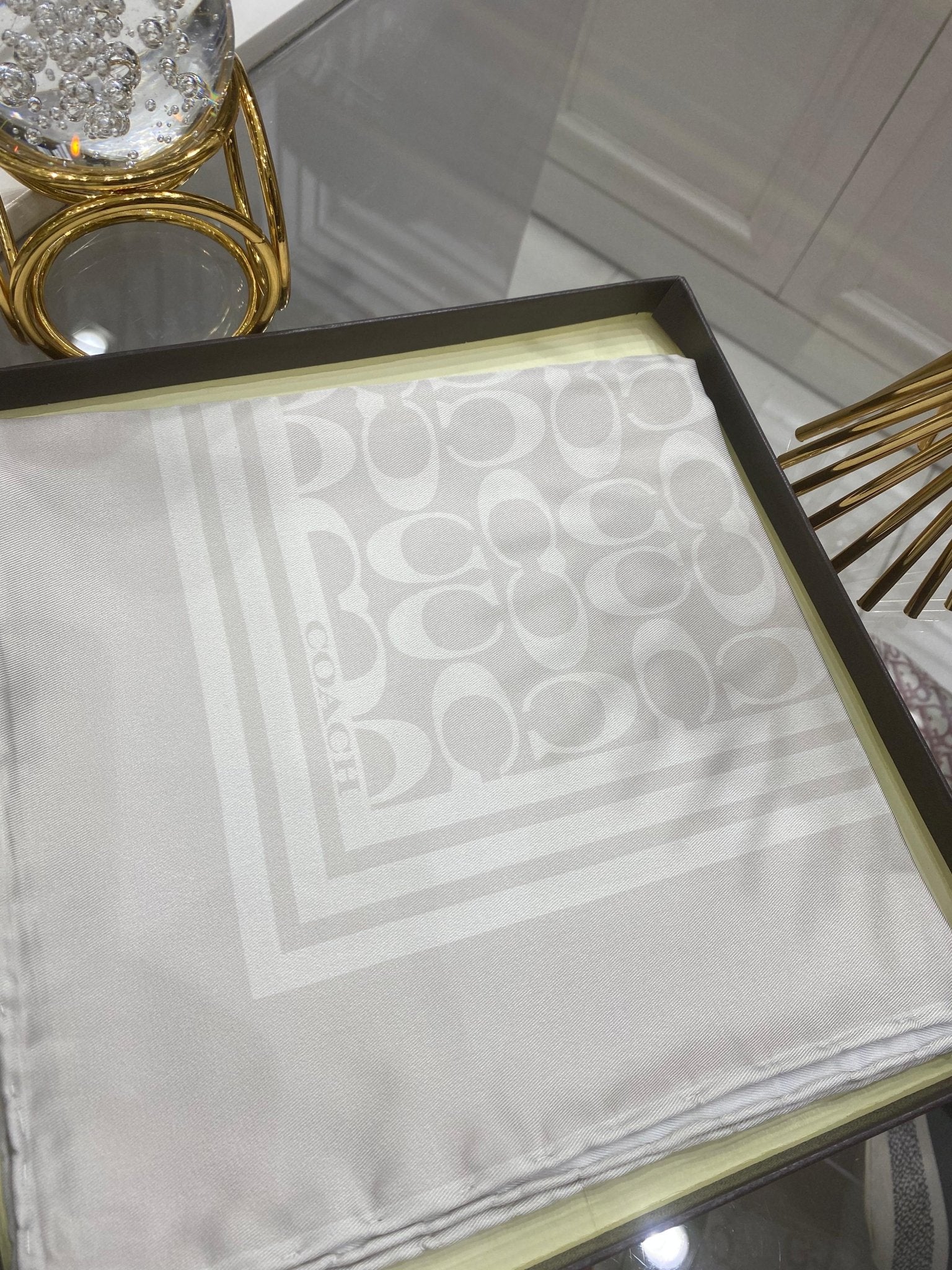 Coach Desen Twill İpek Eşarp - Latte - Organic ScarfsOrganic Scarfs