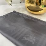 Hermes Desenli İpeksi Jakar Şal - Antrasit