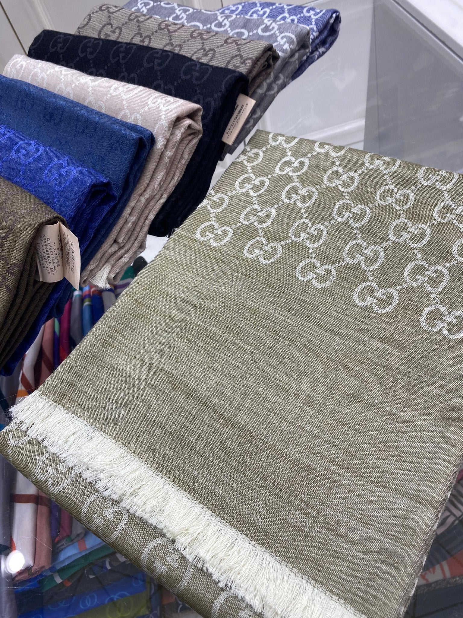 İTHAL A+++ Yün İpek Çift Taraflı Marka Şal - Yağ Yeşili - Bej - Organic ScarfsOrganic Scarfs