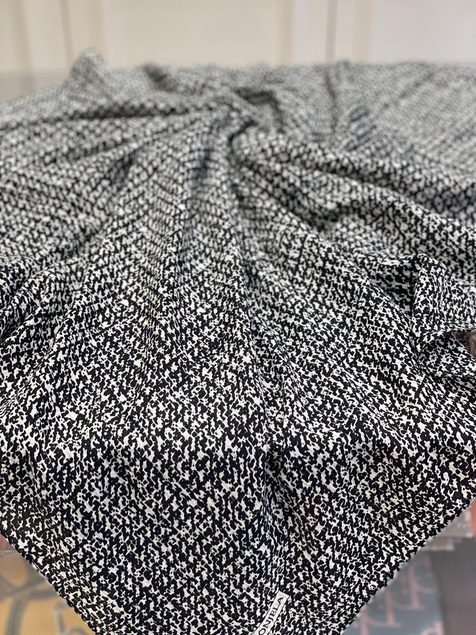 Siyah Beyaz Eşarp - Alaca - Organic ScarfsOrganic Scarfs