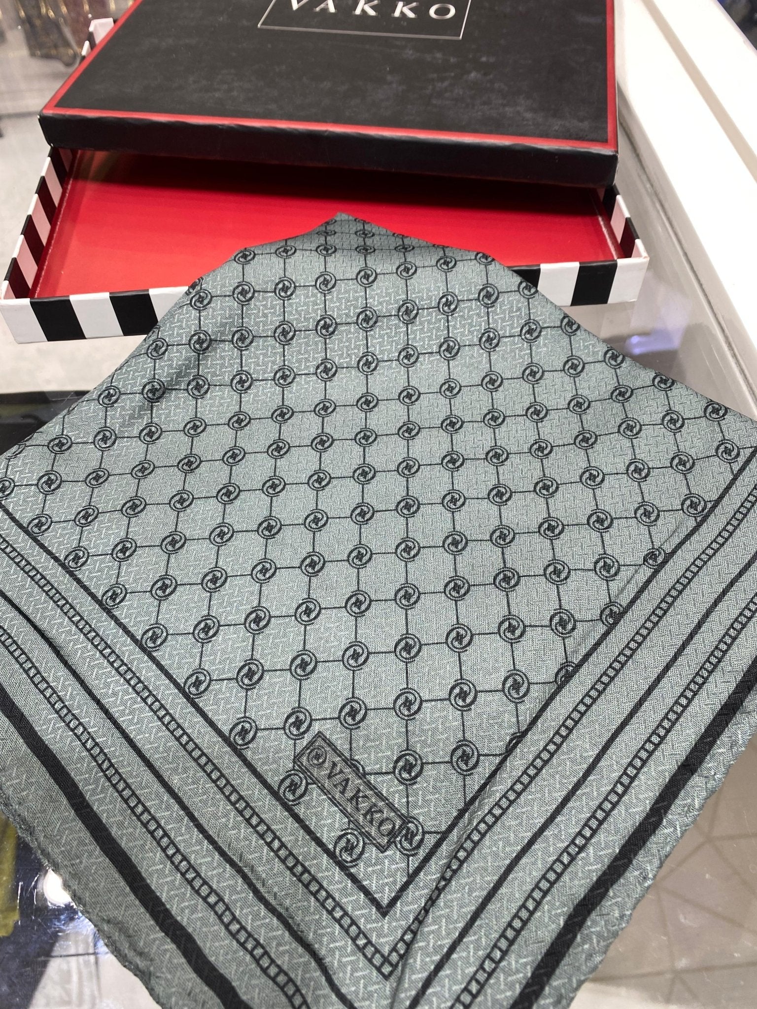 Vakko Desen Keten İpek Eşarp - Antrasit - Organic ScarfsOrganic Scarfs