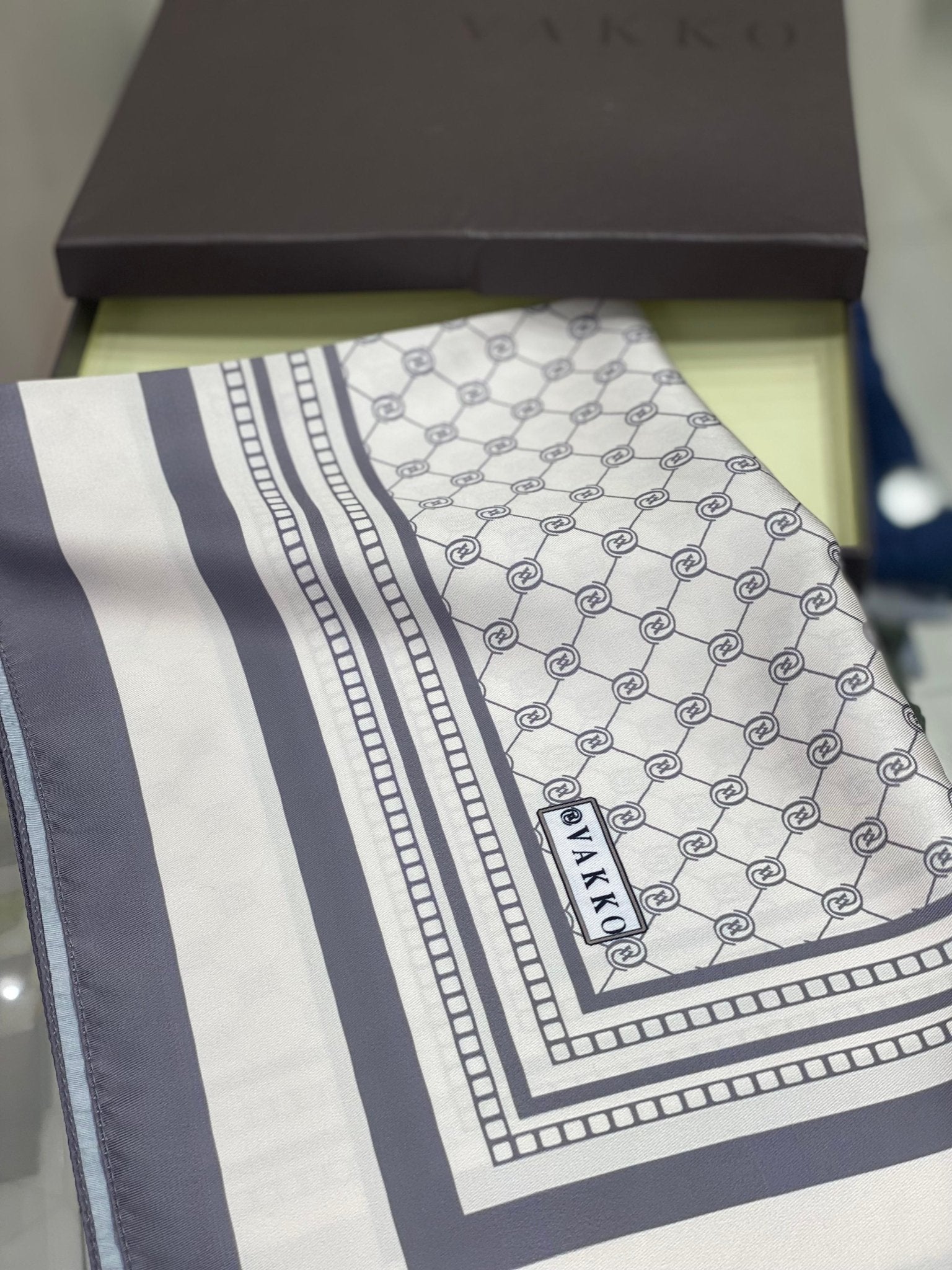 Vakko Desen Twill İpek Şal - Gri - Organic ScarfsOrganic Scarfs