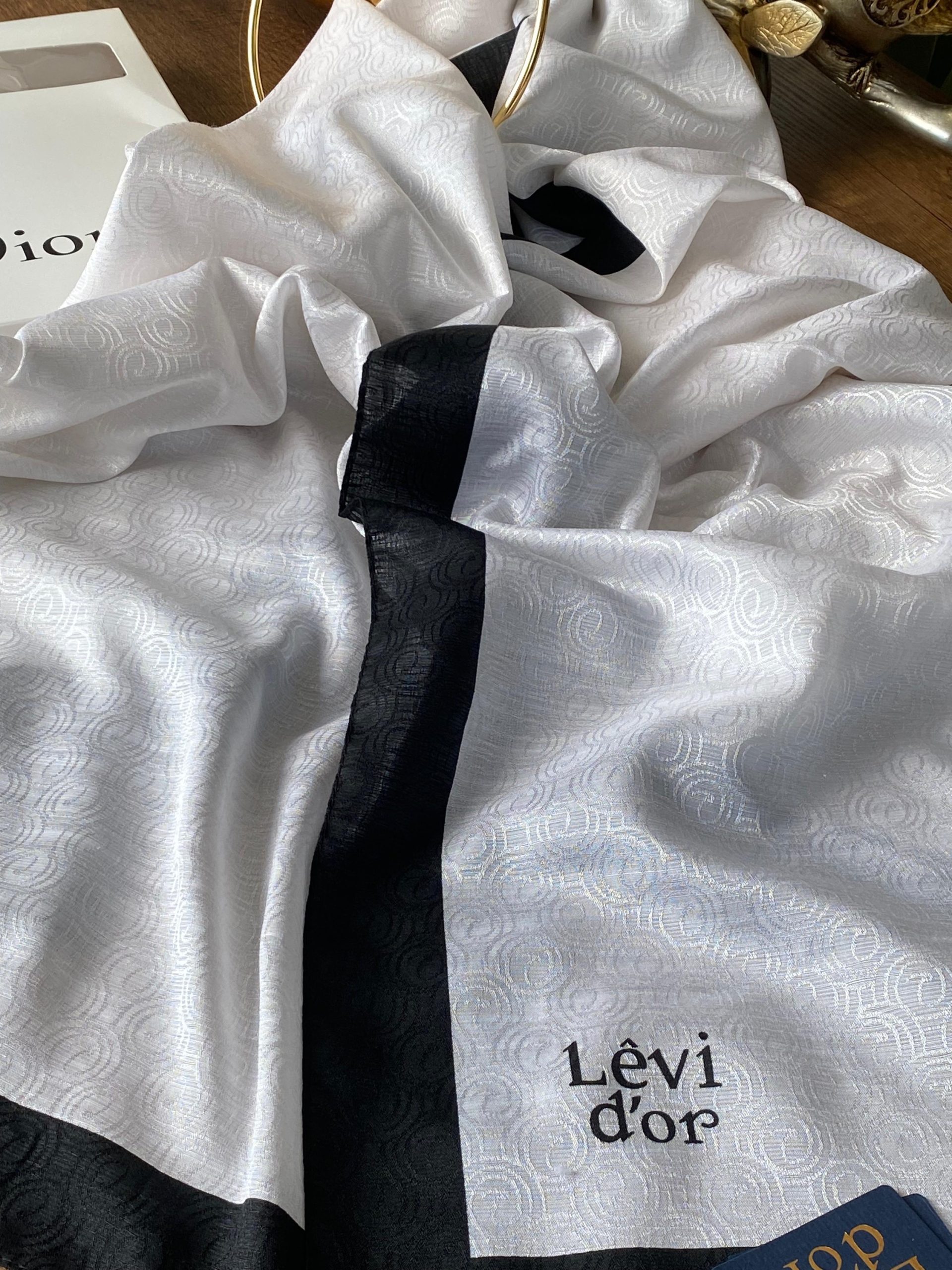 Levidor Monogram Şal-Ekru