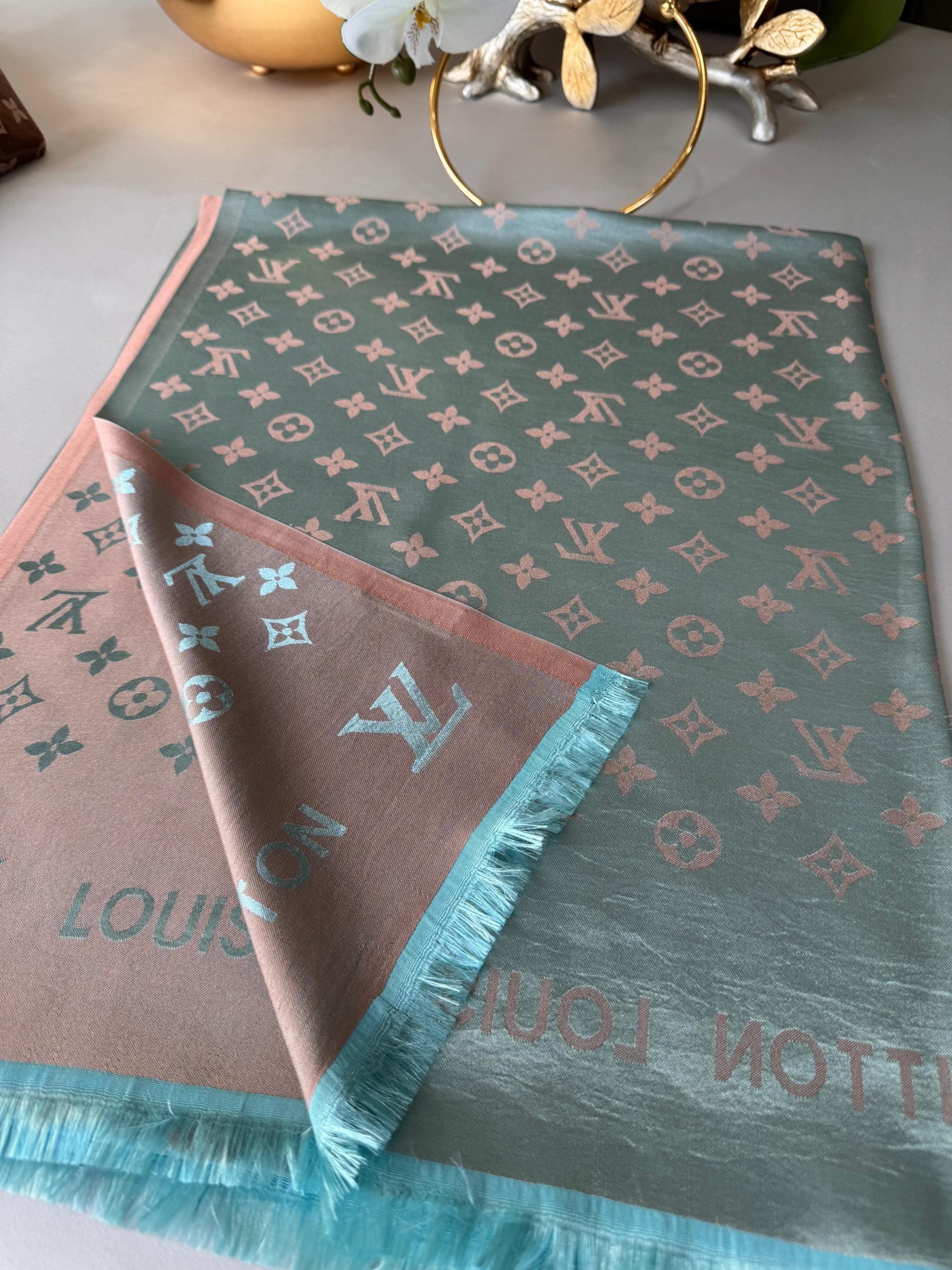 LV DESEN Çift taraflı İpeksi Jakar Şal - Mint - Görsel 2