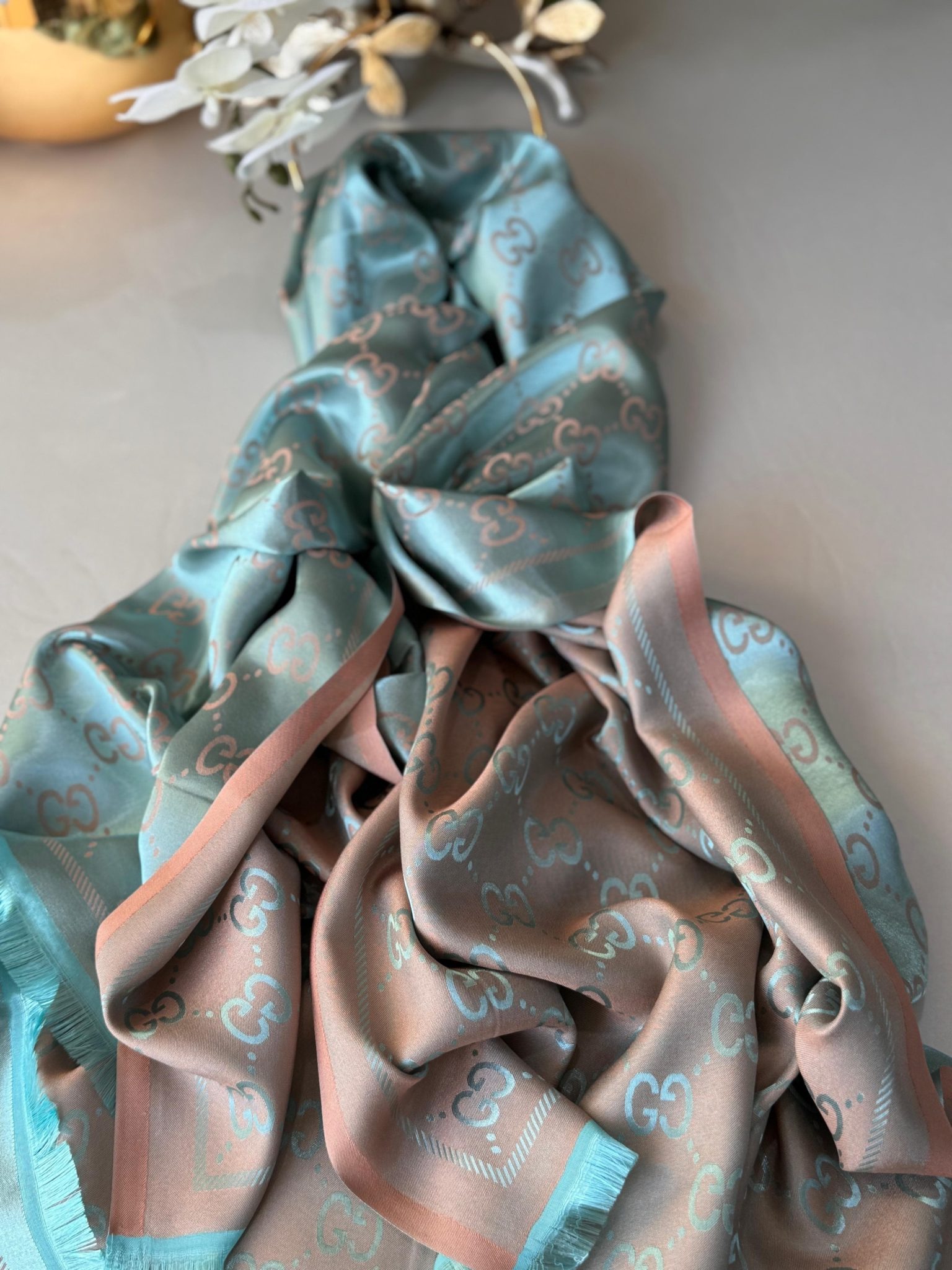 Gucci DESEN Çift taraflı İpeksi Jakar Şal - Mint Kopyası