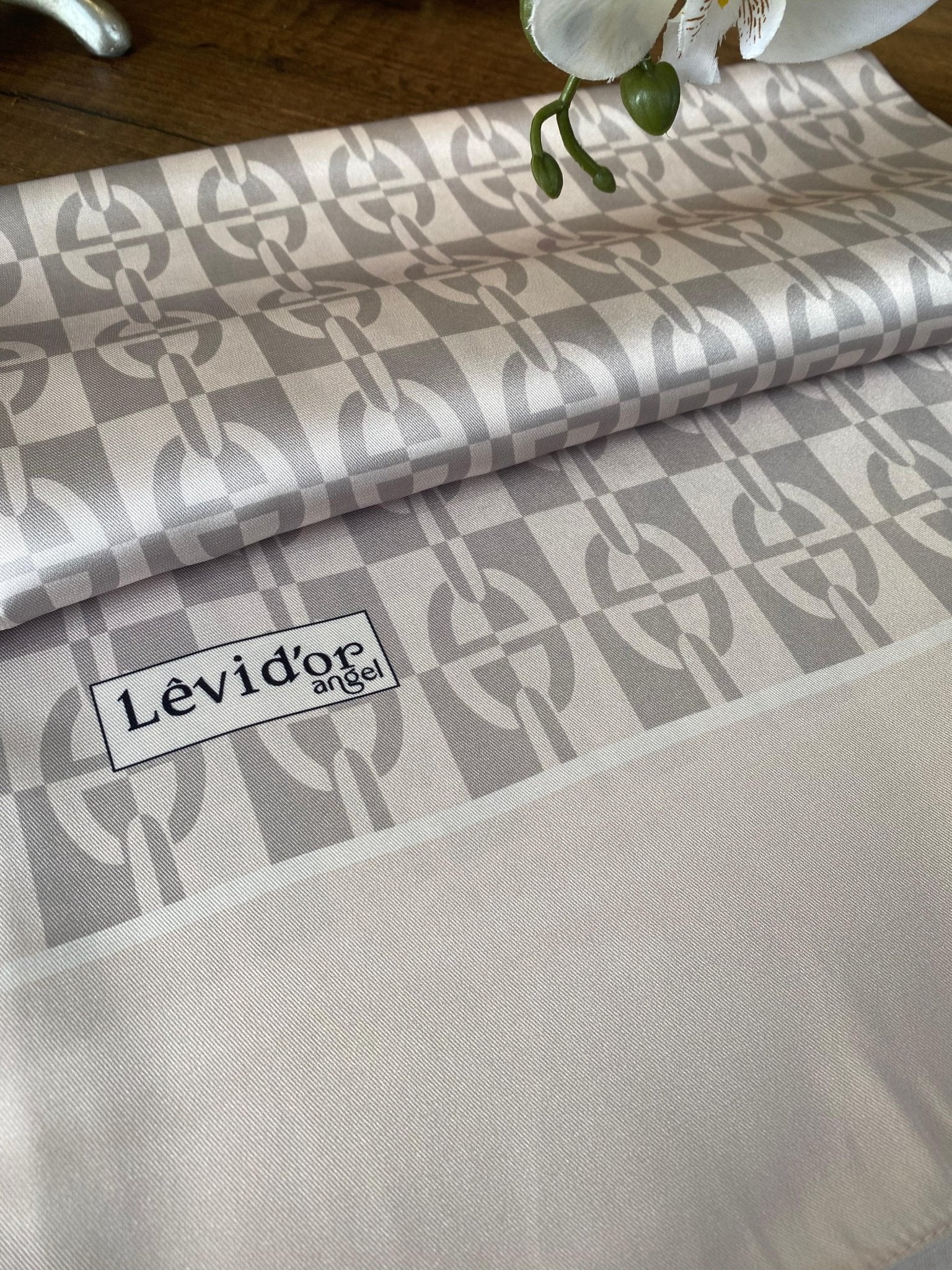 Levidor Angel İpek Şal 17834 - Gümüş - Organic ScarfsOrganic Scarfs