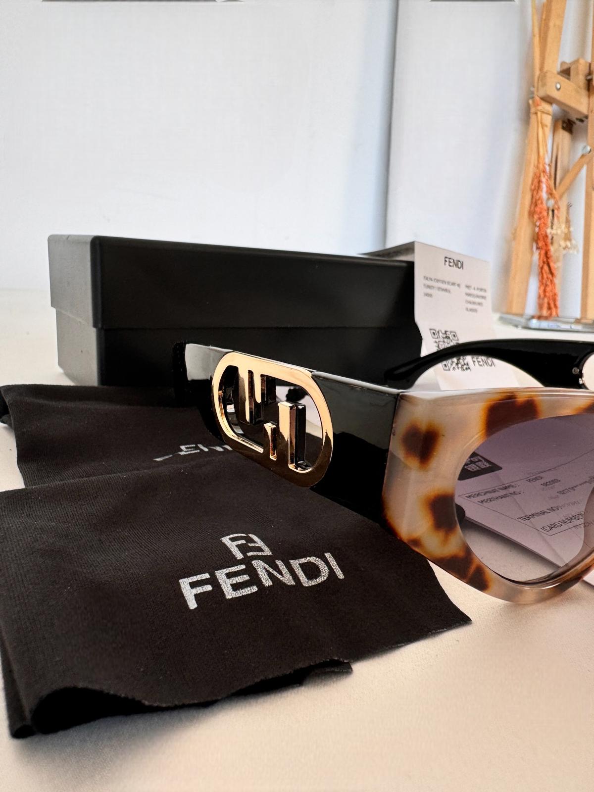FENDI O'lock FE40049I 01A 54-17 Kahverengi Kadın Güneş Gözlüğü - Görsel 2