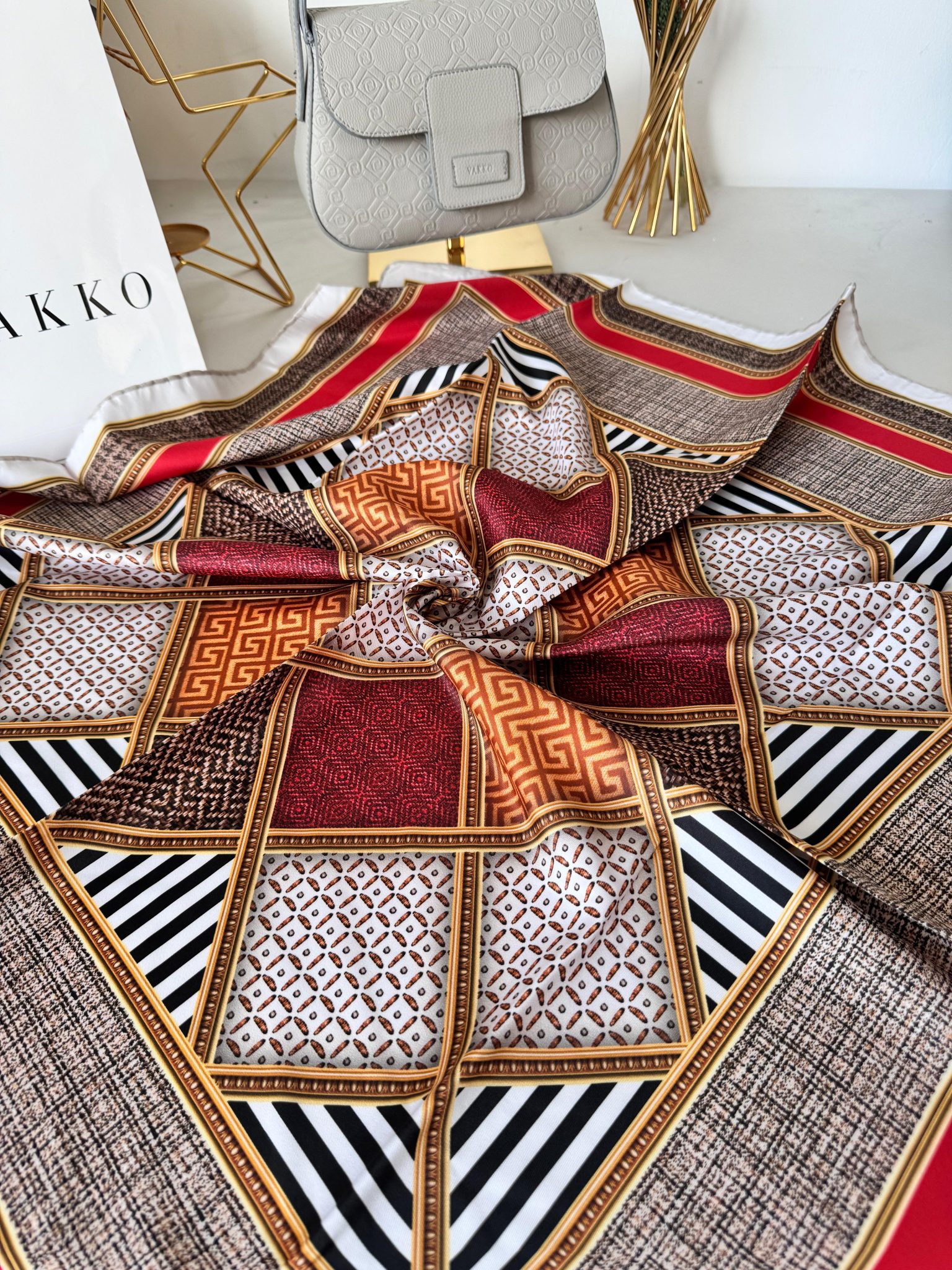 Colors Plus 44879 Desen Twill Eşarp - Kırmızı