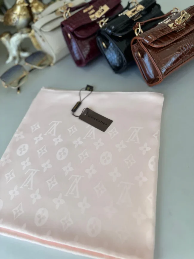 İthal Lv Jakar İpek Eşarp 44116 - Pudra