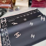 Chanel Saten İpek Eşarp 44124 - Siyah Camel