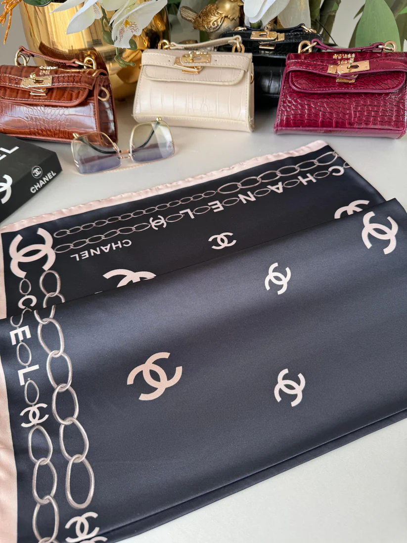 Chanel Saten İpek Eşarp 44124 - Siyah Camel
