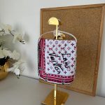 Louis Vuitton İmzalı Twill İpeksi Eşarp 491492 - Fuşya