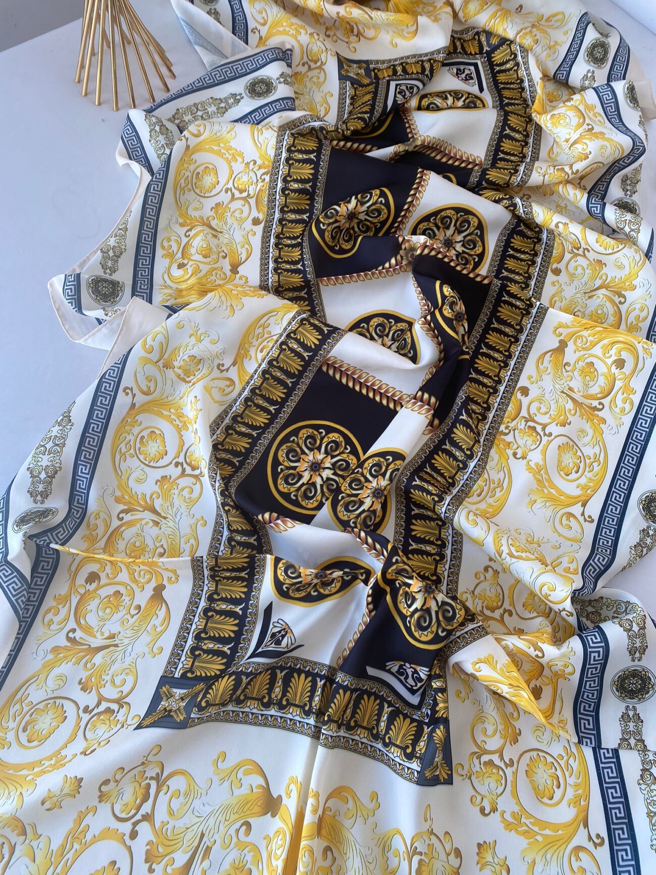 Versace Vual İpek Şal 614412 - Bej