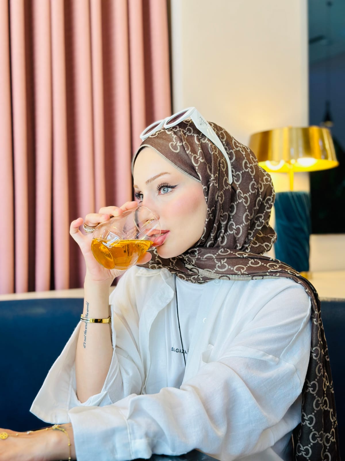 Gucci Çift Taraflı İtalyan Pamuk İpek Şal 96514 – Kahve Bej - Görsel 3