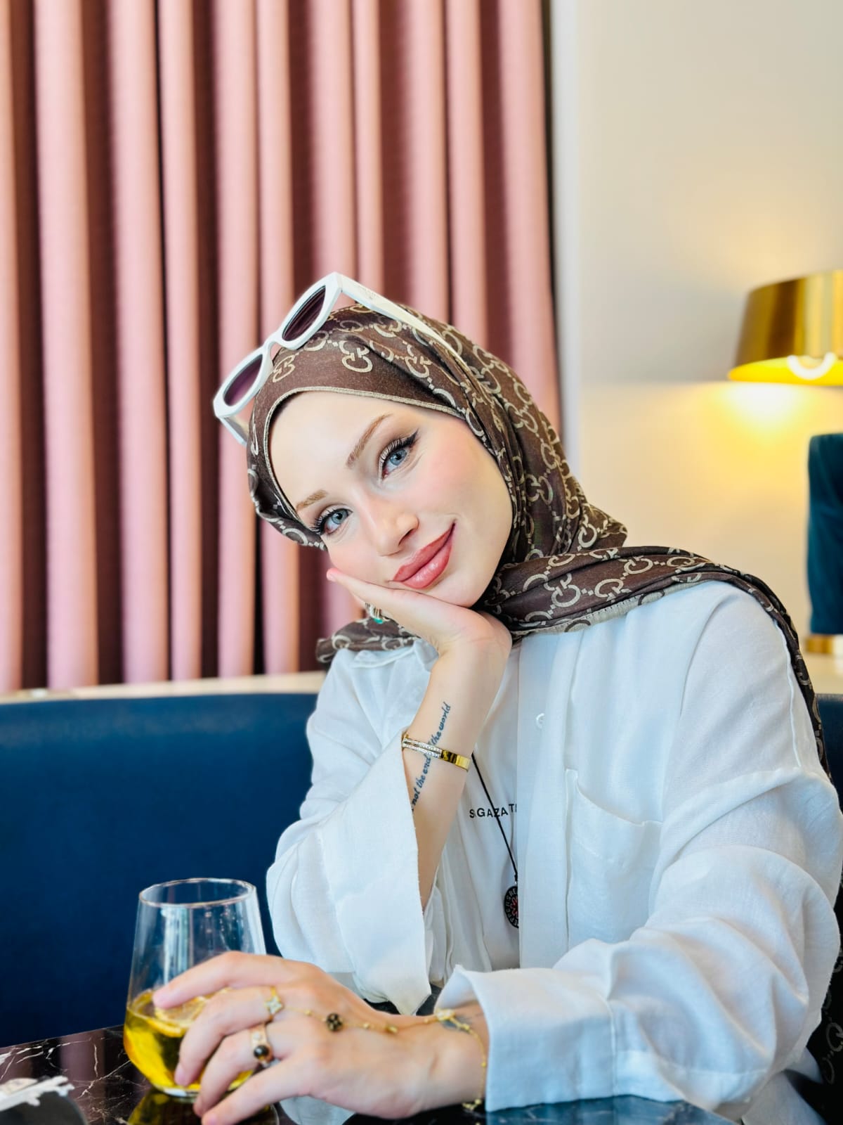 Gucci Çift Taraflı İtalyan Pamuk İpek Şal 96514 – Kahve Bej - Görsel 2