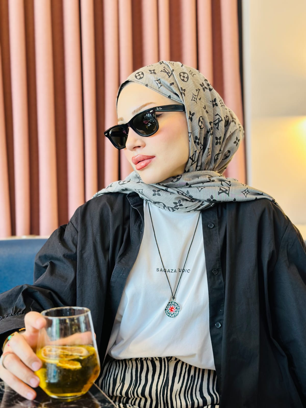 LV Çift Taraflı İtalyan Pamuk İpek Şal 96516 – Gri Siyah - Görsel 4