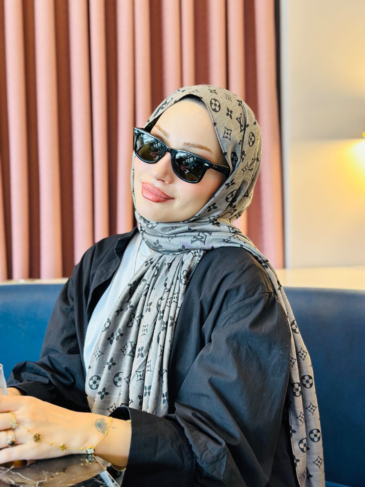 LV Çift Taraflı İtalyan Pamuk İpek Şal 96516 – Gri Siyah - Görsel 3