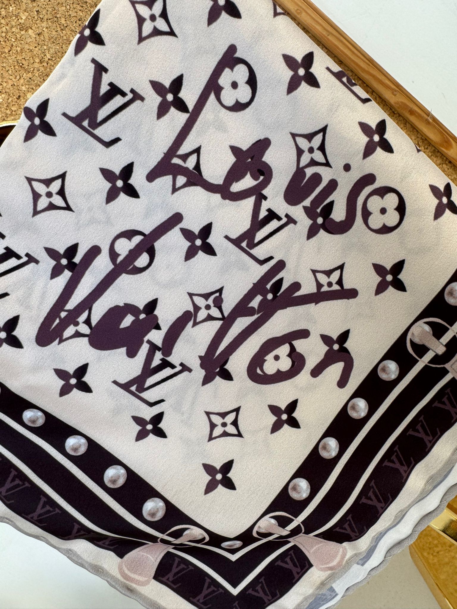 Louis Vuitton İmzalı Twill İpeksi Eşarp 491492 - Lavanta - Görsel 2