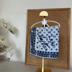 Louis Vuitton İmzalı Twill İpeksi Eşarp 491492 - Lacivert