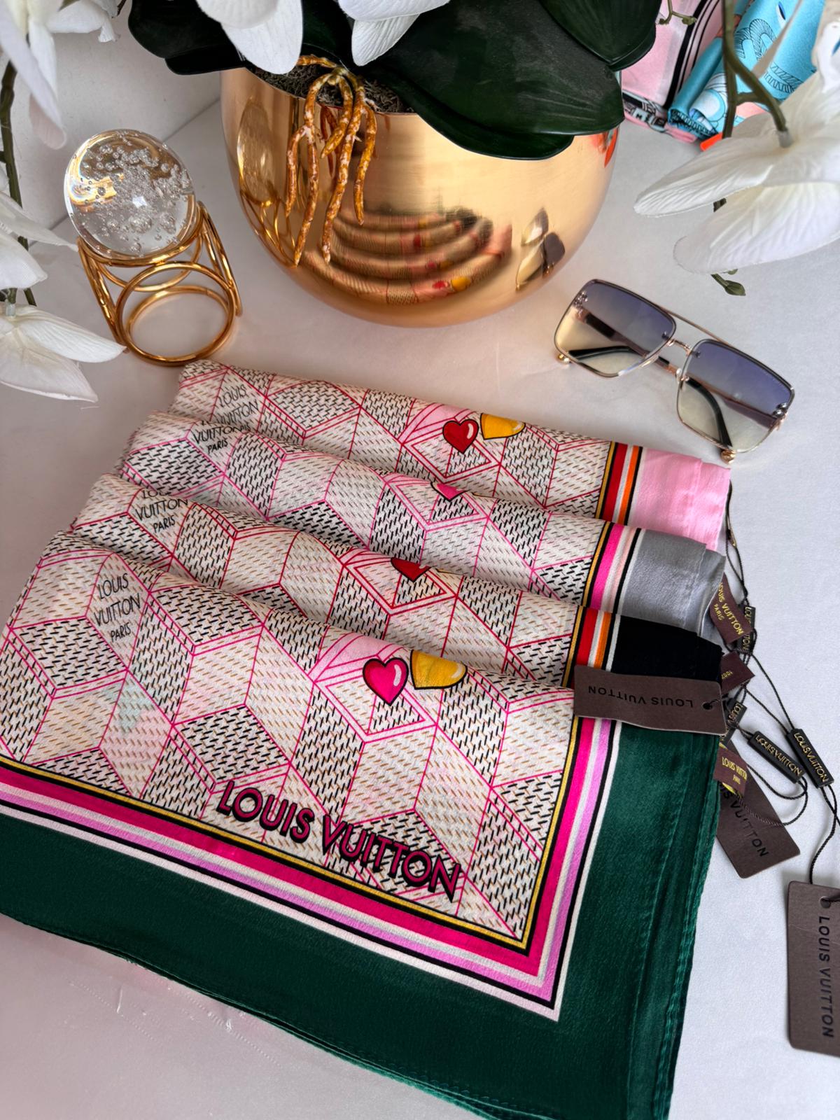 Louis Vuitton İthal Vual İpek Şal 88922 - Zümrüt - Görsel 2