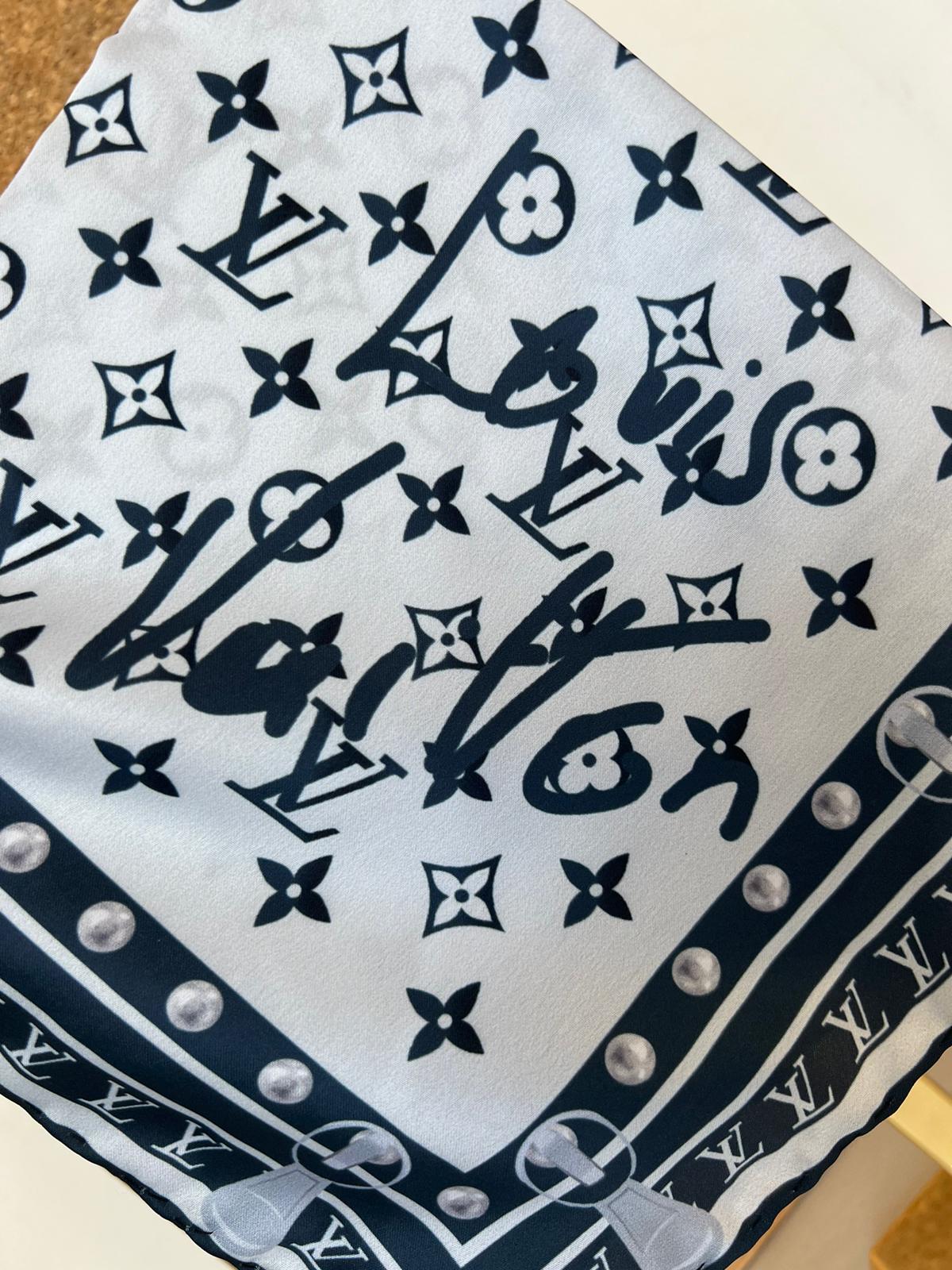 Louis Vuitton İmzalı Twill İpeksi Eşarp 491492 - Lacivert - Görsel 2