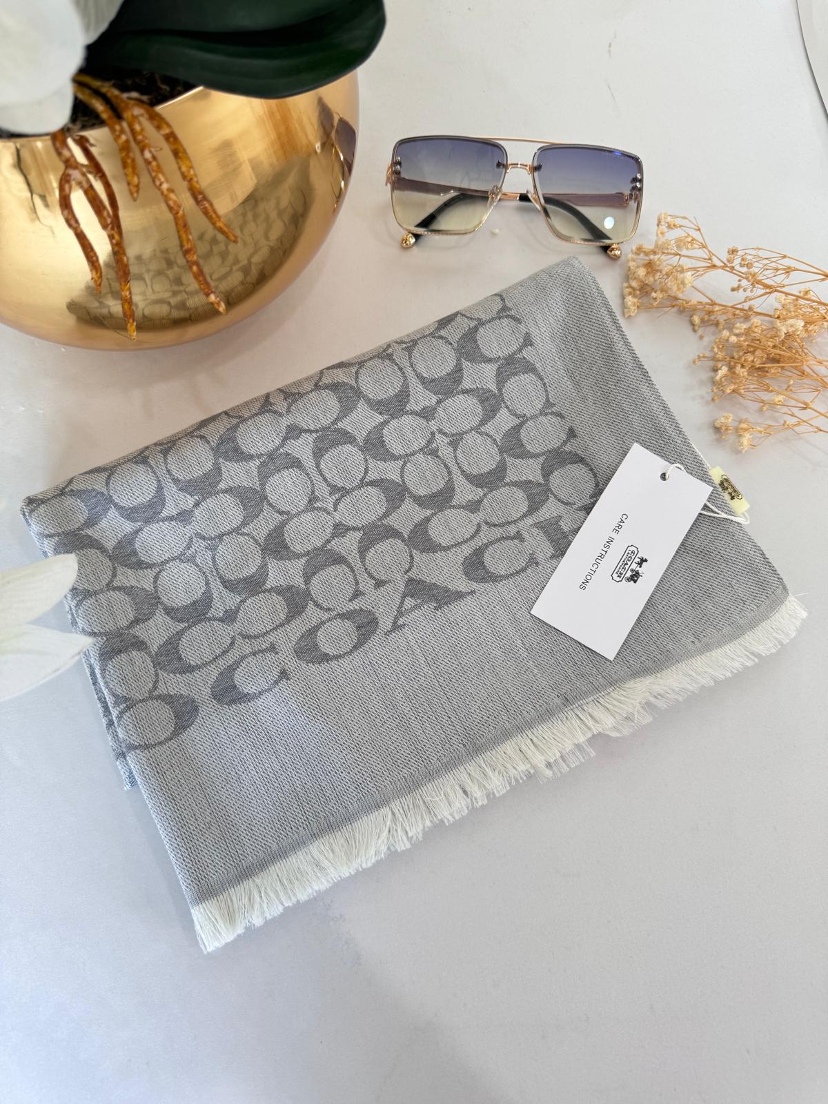 Coach Desen İthal Yün İpek Şal 614450 - Gri - Görsel 2