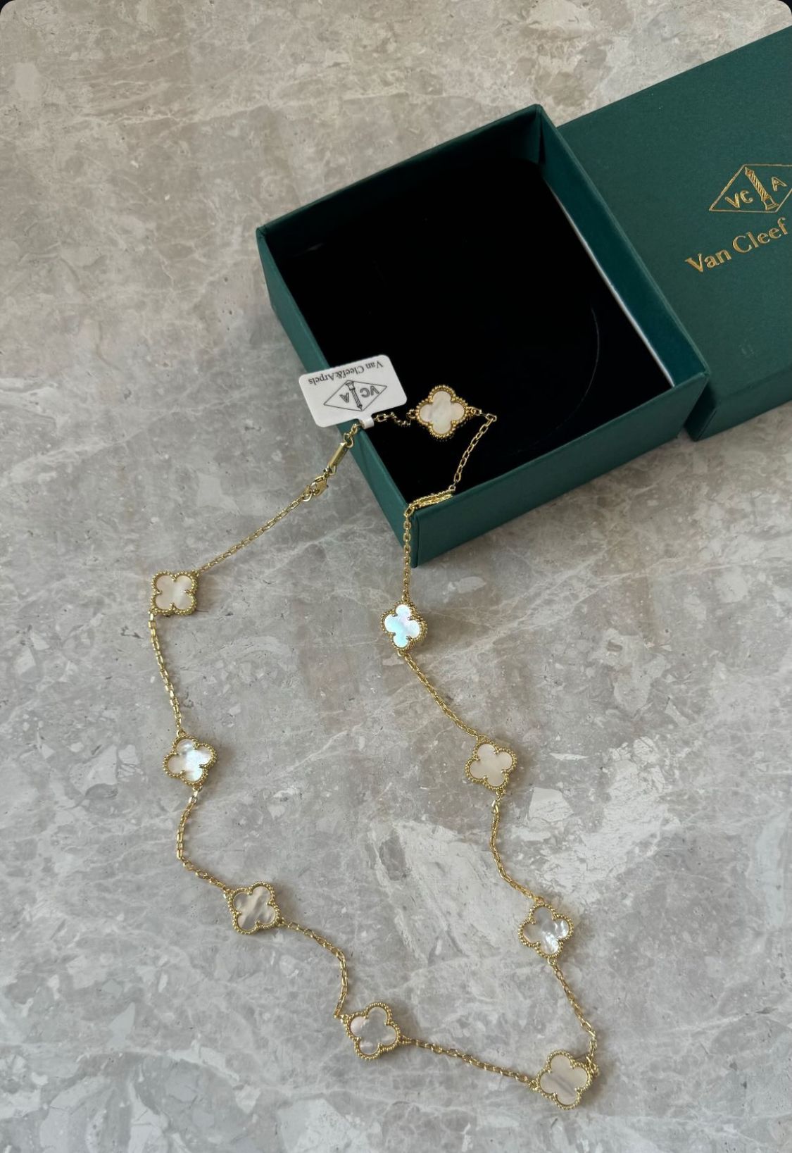 van cleef arpels white kolye