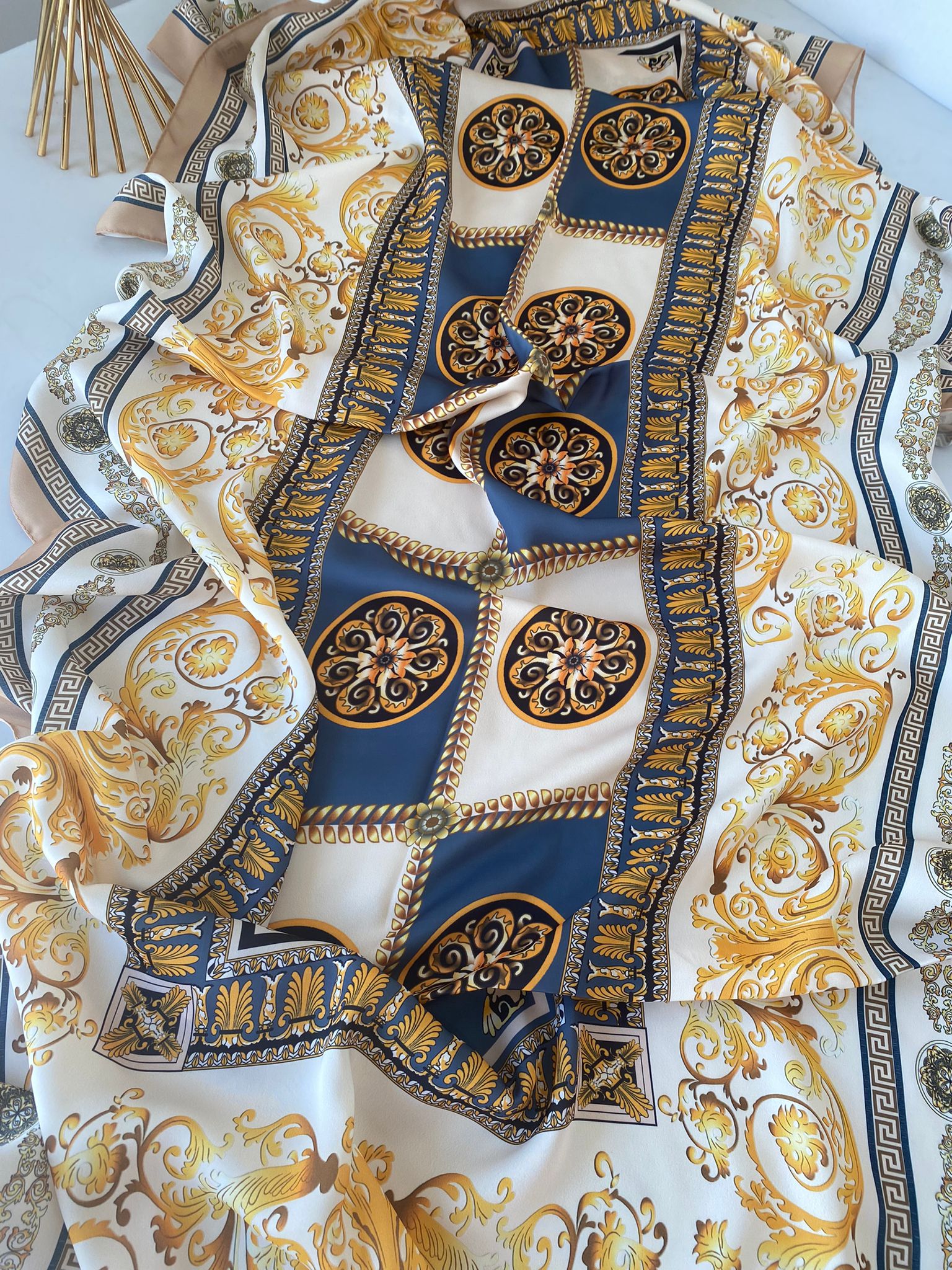 Versace Vual İpek Şal 614412 - Camel