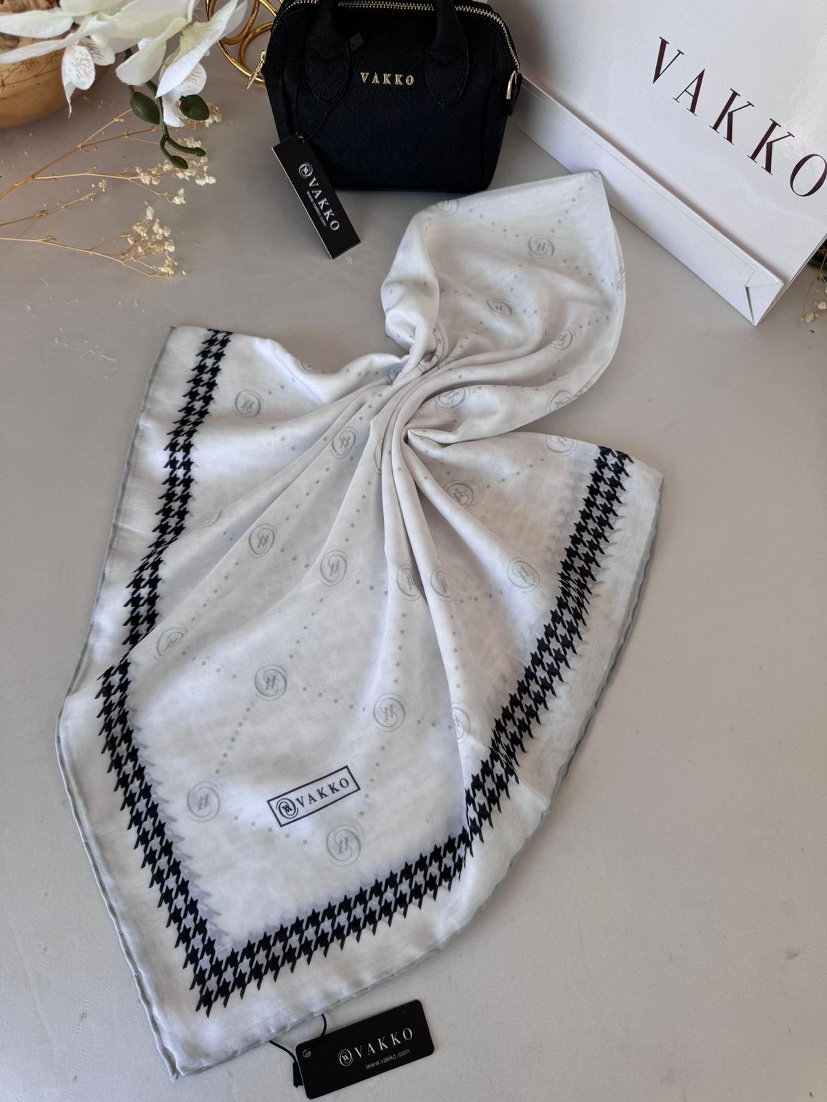 Vakko Kazayağı Desen Pamuk Soft Eşarp 36589 - Ekru