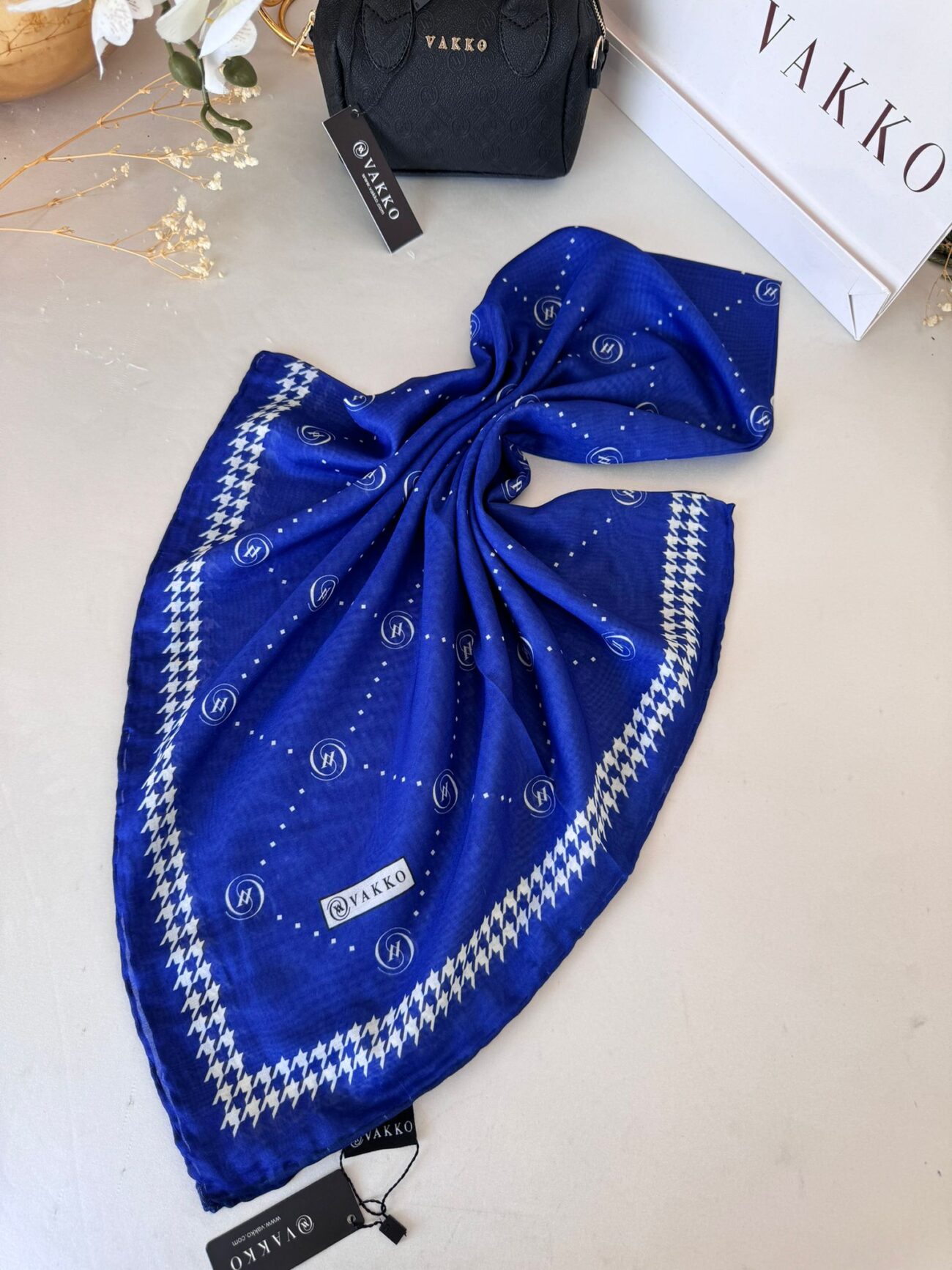 Vakko Kazayağı Desen Pamuk Soft Eşarp 36589 - Lacivert