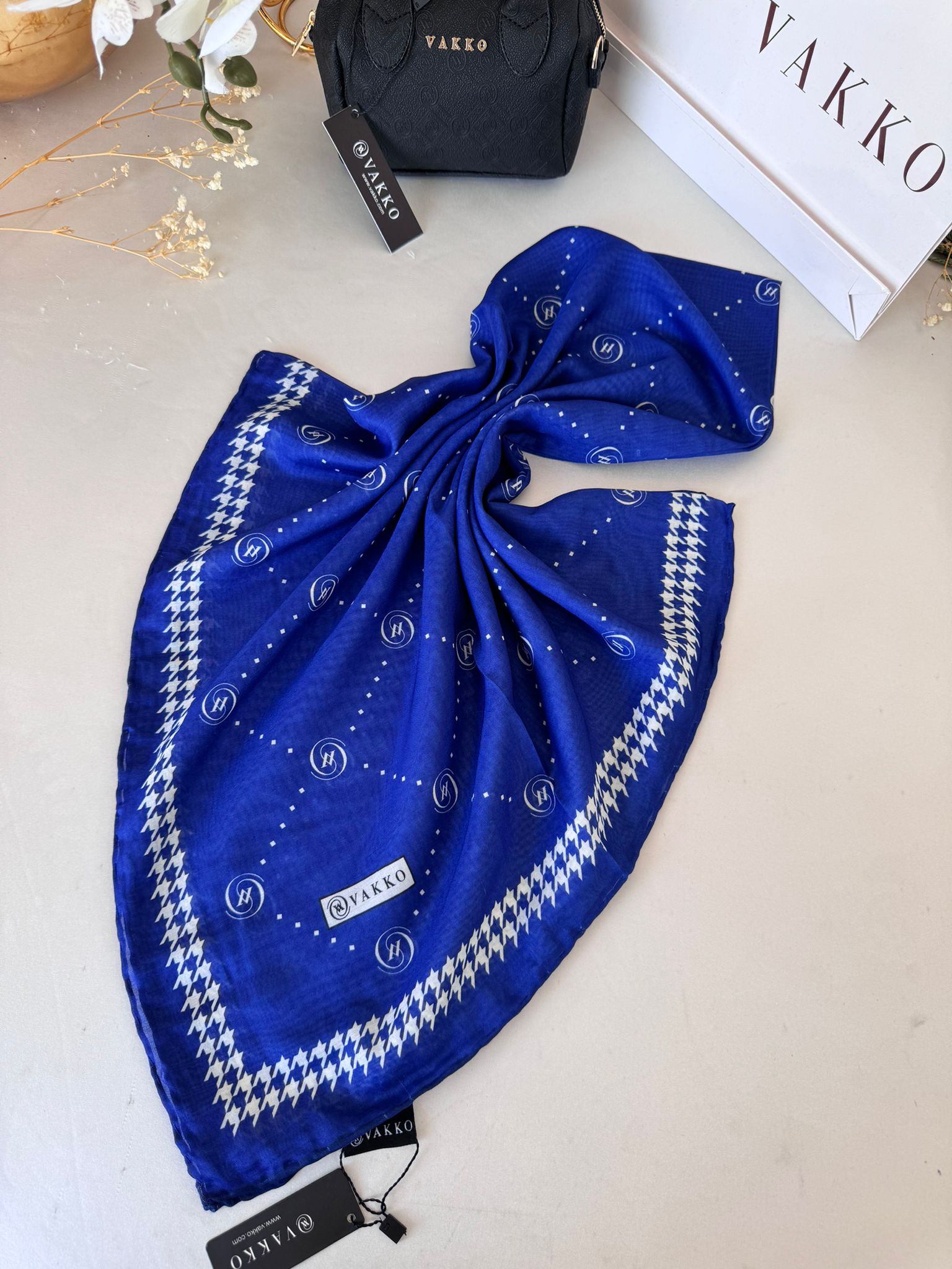 Vakko Kazayağı Desen Pamuk Soft Eşarp 36589 - Lacivert
