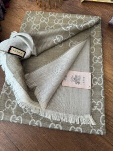 Gucci Yun İpek Çİft Taraflı Şal 87452 - Soft Vizon