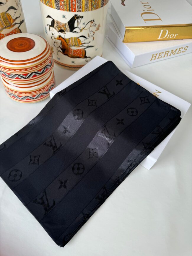 Lv Jakar Şal 44145 - Siyah