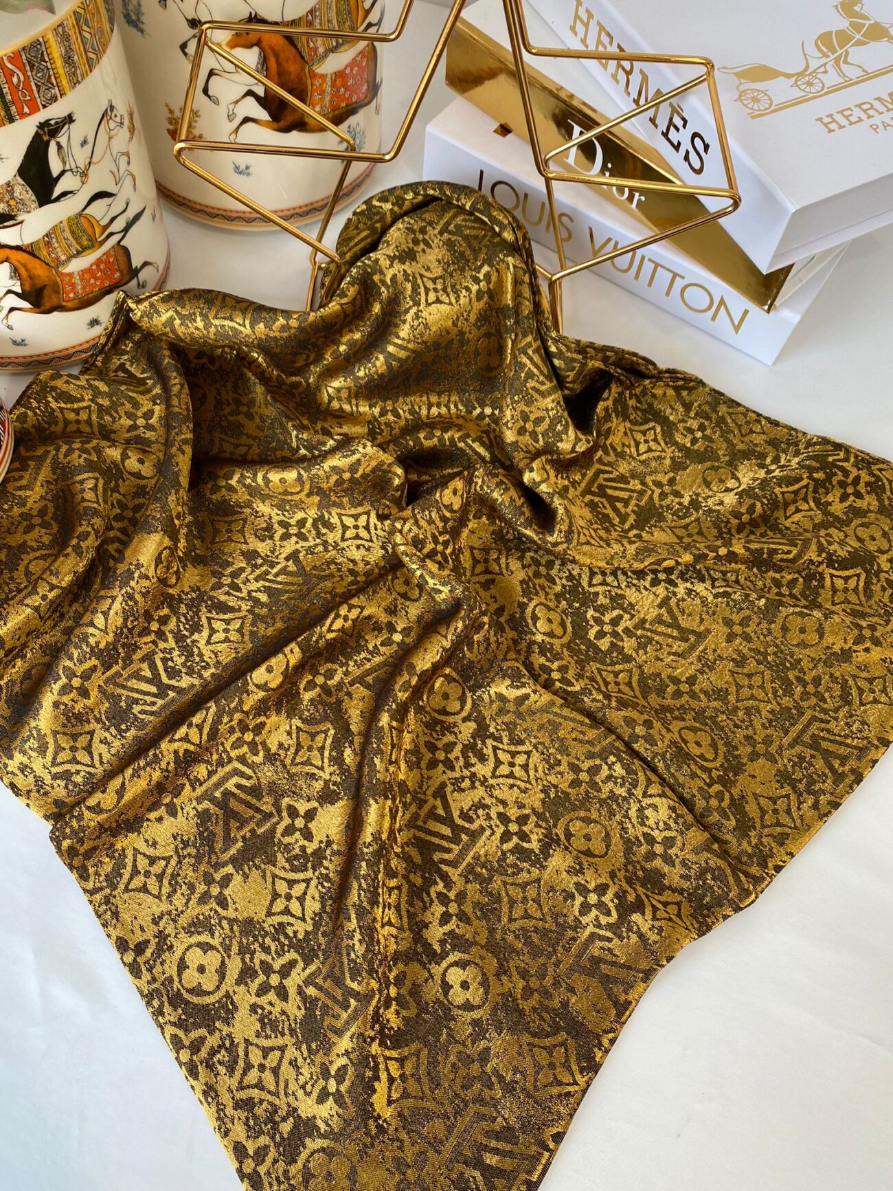 LV Desen Jakar Eşarp 48971 - GOLD