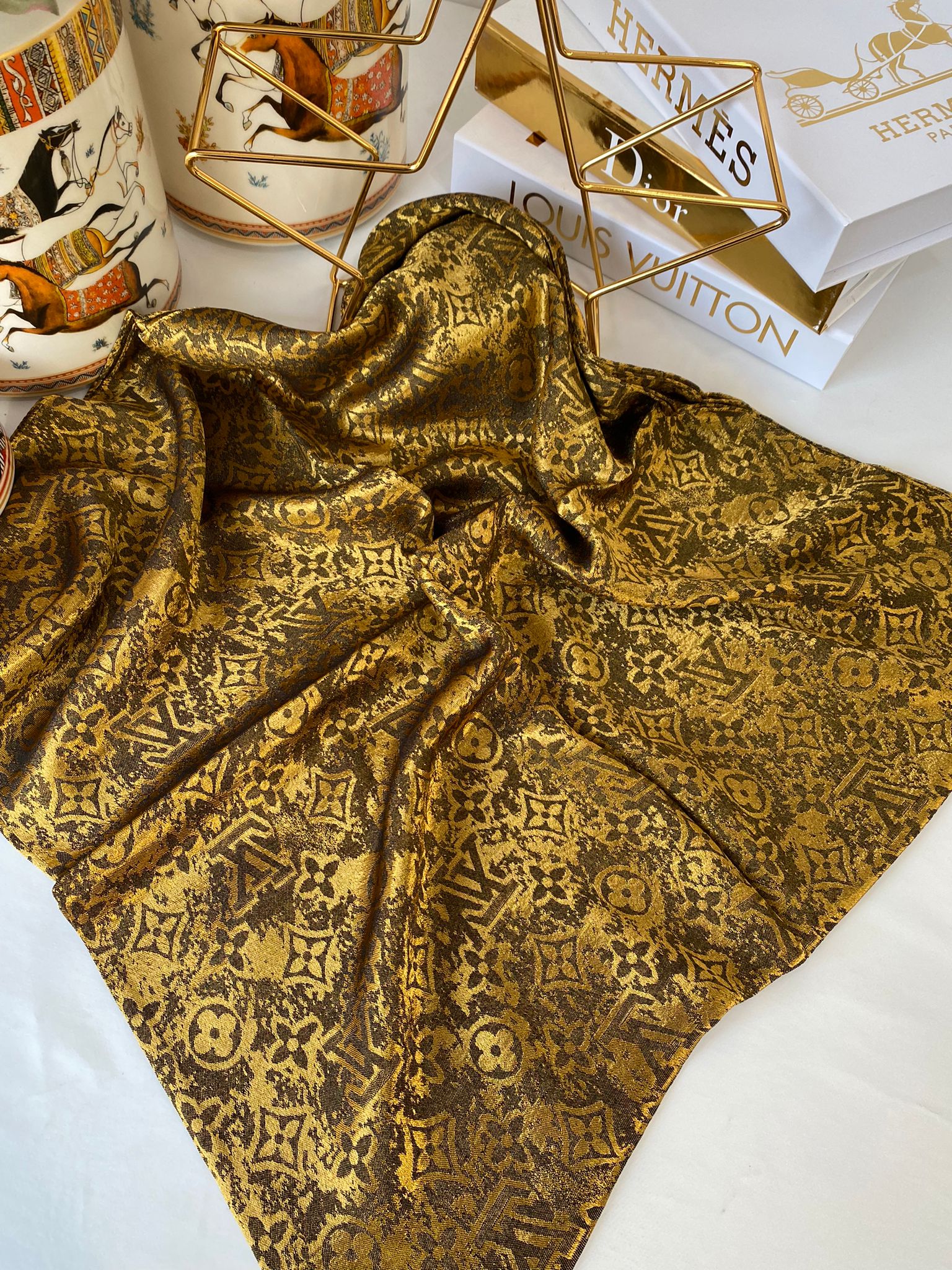 LV Desen Jakar Eşarp 48971 - GOLD