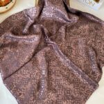 LV Desen Jakar Eşarp 48971 - Vizon