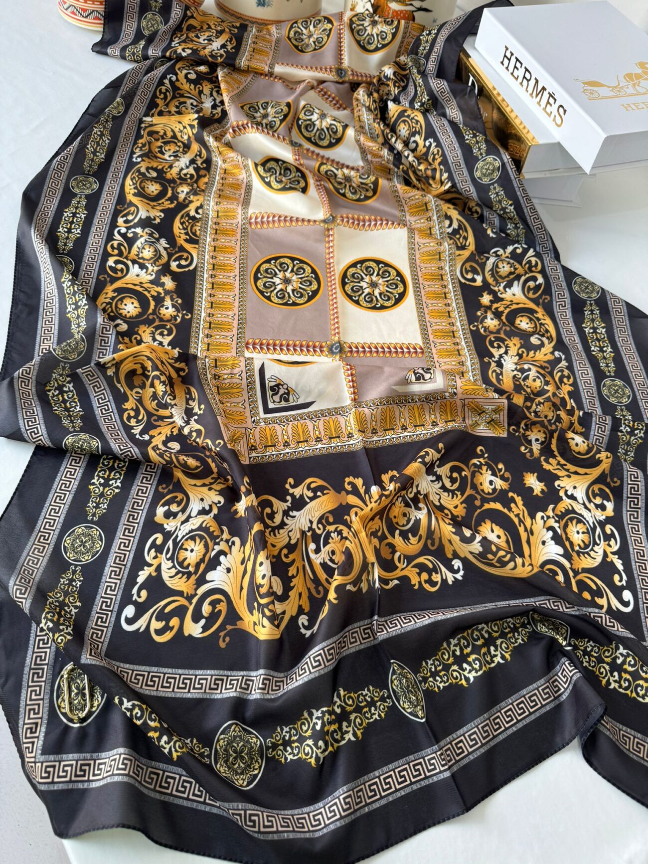 Versace Vual Şal Yerli 84263 - Siyah - Görsel 2