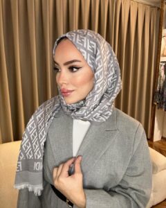 Fendi Desenli İpek Kaşmir Çift Taraflı Şal 78001 - Gümüş