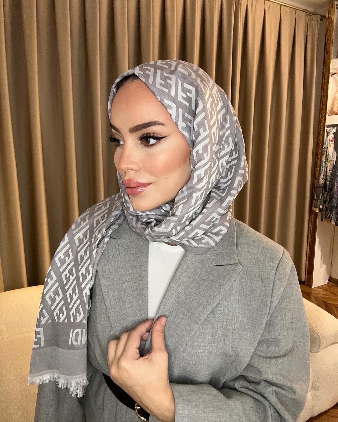 Fendi Desenli İpek Kaşmir Çift Taraflı Şal 78001 - Gümüş