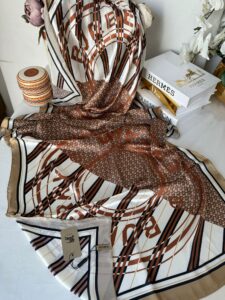 Burberry Çift Taraflı İthal Vual İpel Şal 78631 -  Mocha -Latte