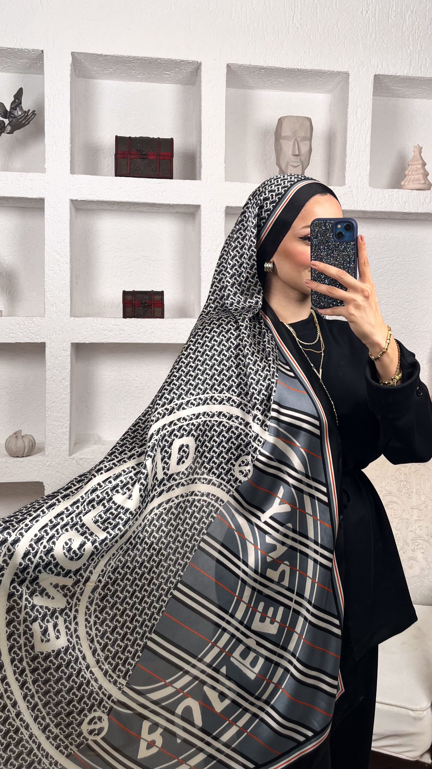 Burberry Çift Taraflı İthal Vual İpel Şal 78631 - Füme  Siyah - Görsel 2