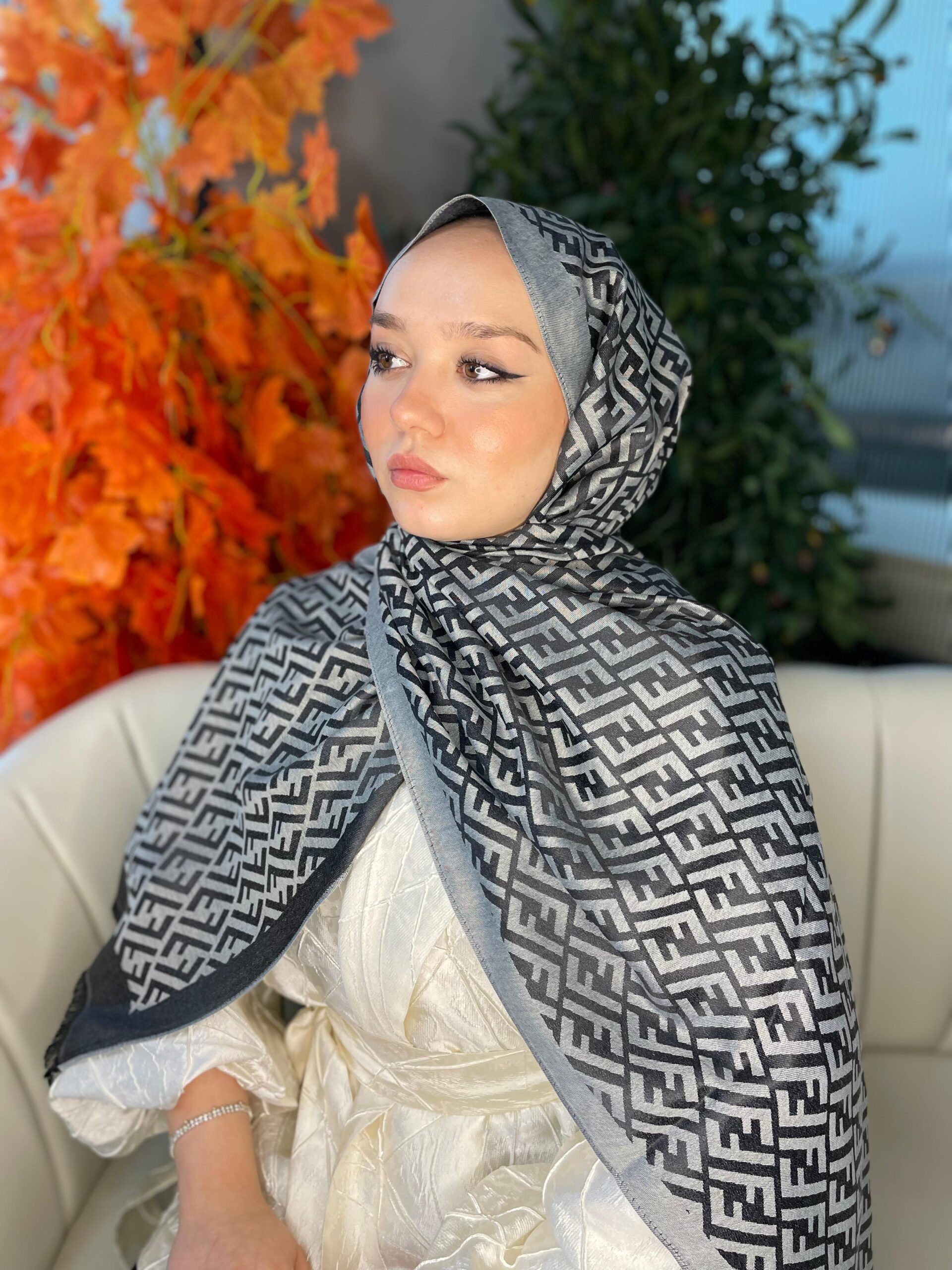 İthal Fendi Pamuk Yün İpek Şal 49101 - Gri - Görsel 2