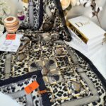 Hermes Leopar Çift Taradlı Vual İpek Şal 11143 - haki
