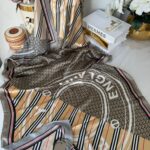 Burberry Çift Taraflı İthal Vual İpel Şal 78631 -  Asker Yeşili