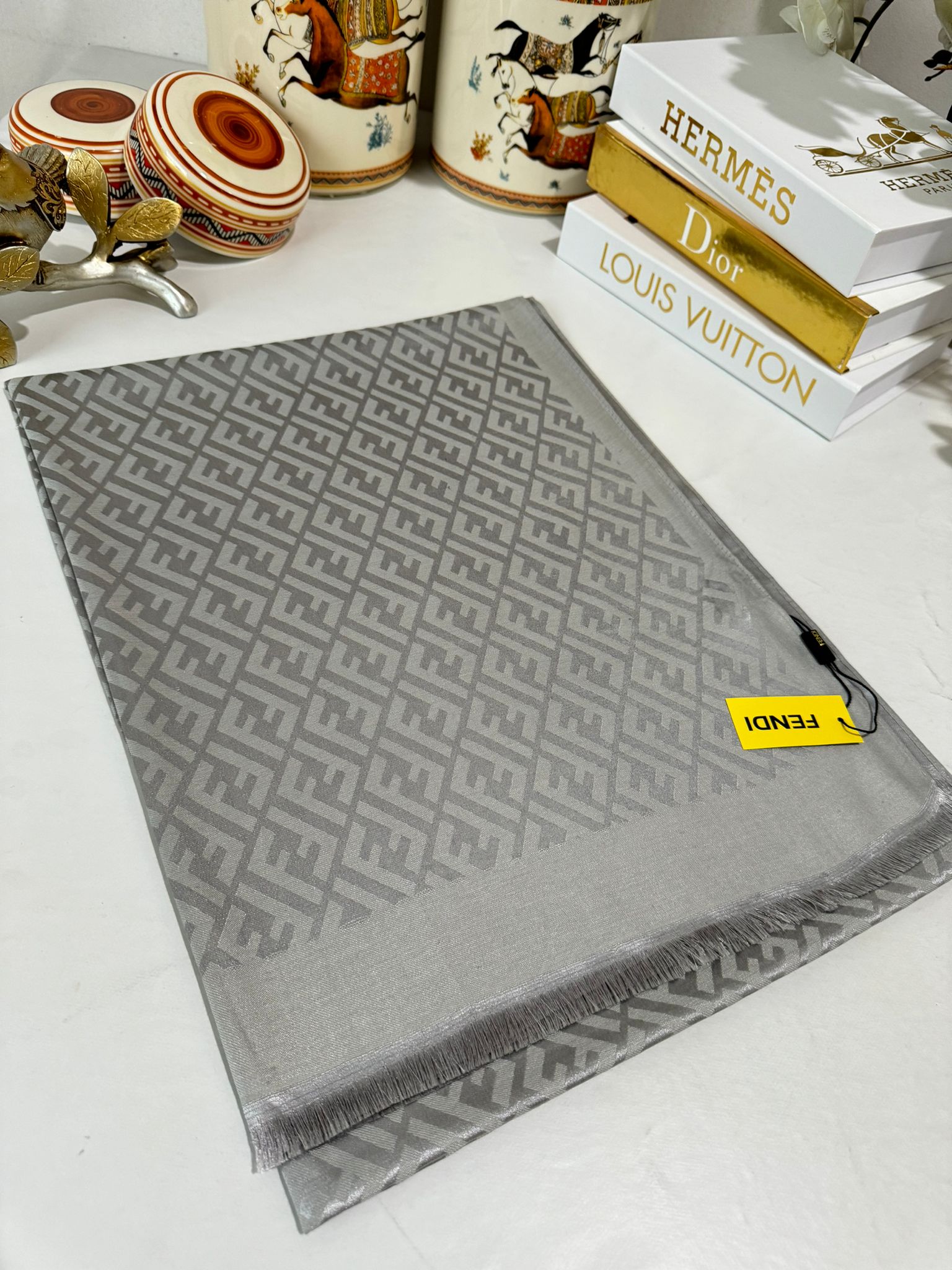 İthal Fendi Pamuk Yün İpek Şal 49101 - Gümüş - Görsel 3