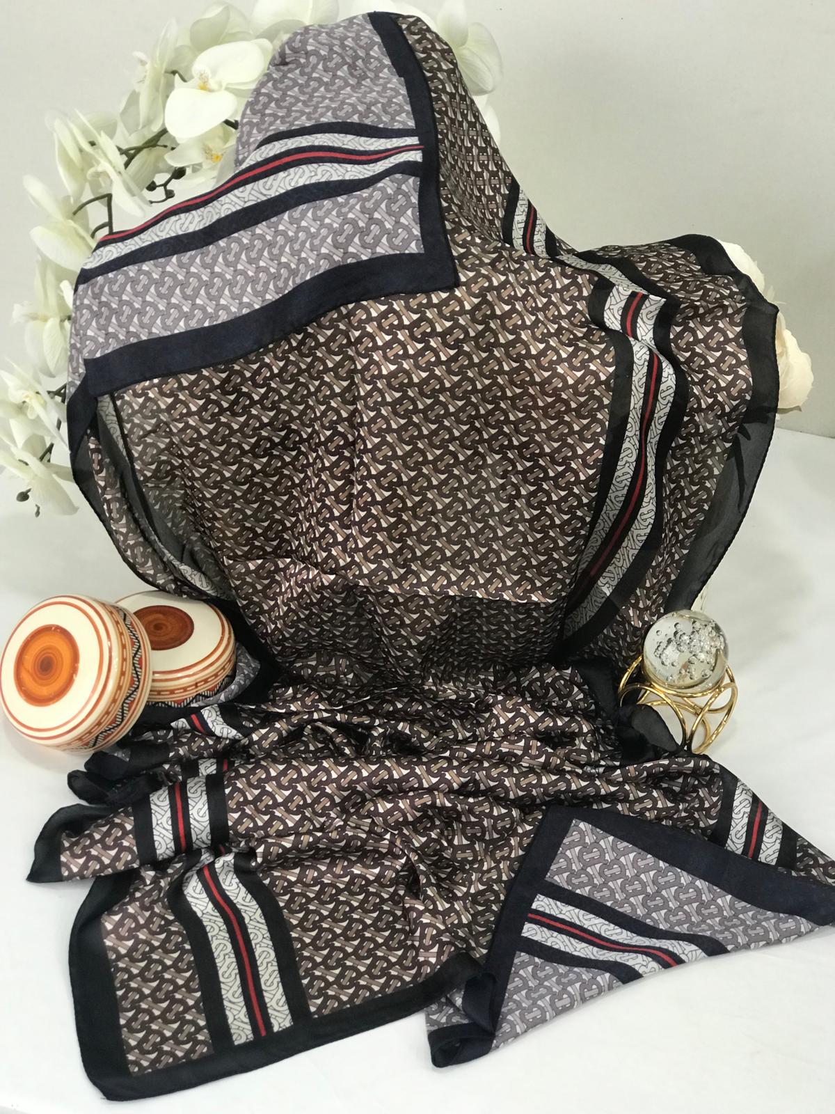 Burberry Çift Taraflı Vual İpek Şal -kahve siyah