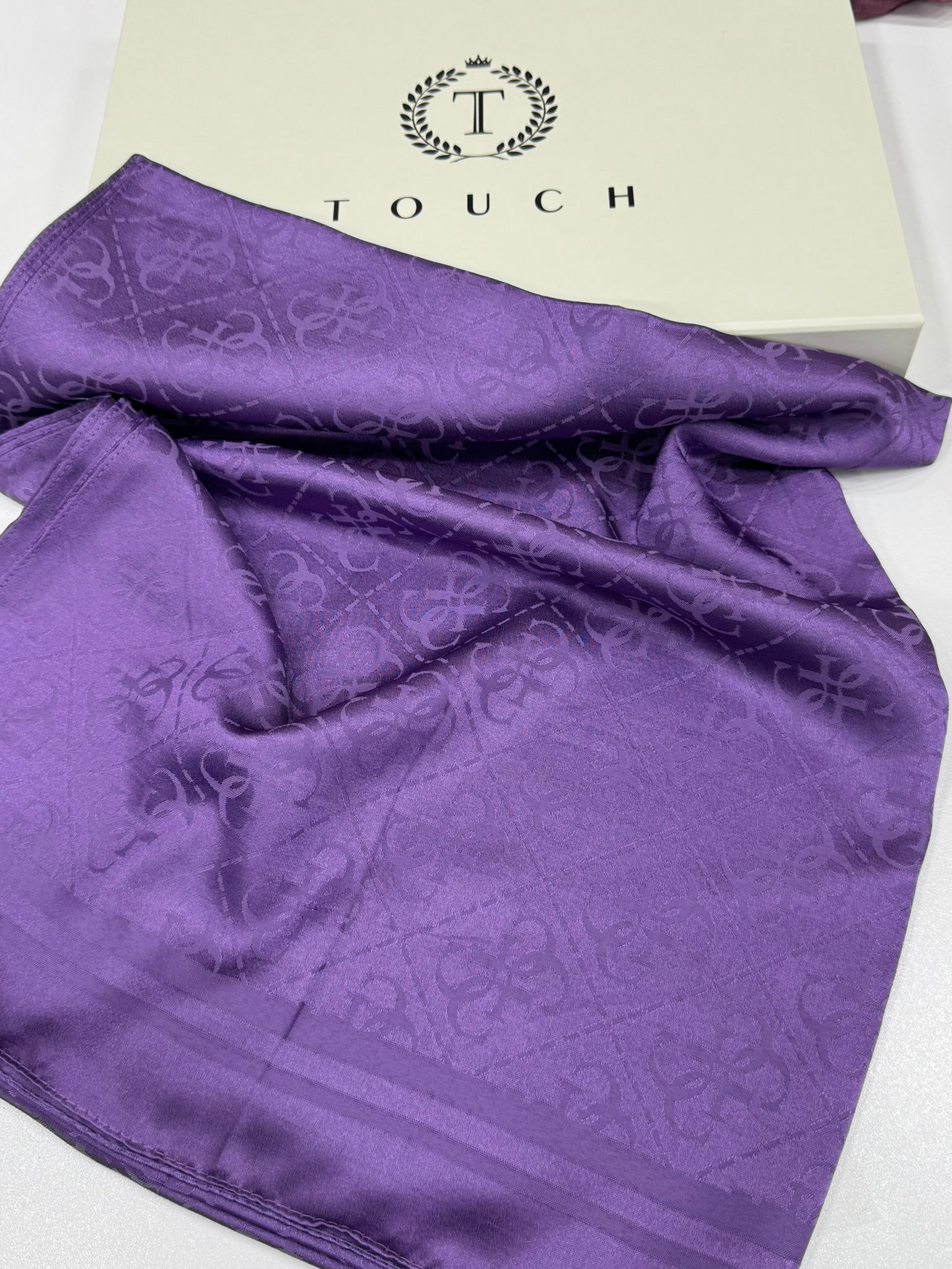 Guess Desen İpeksi Jakar Şal-75896-Mor - Görsel 2