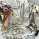 Chanel Çift Taraflı Vual İpek Şal -Gold