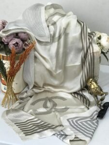 Chanel Çift Taraflı Vual İpek Şal -Gold